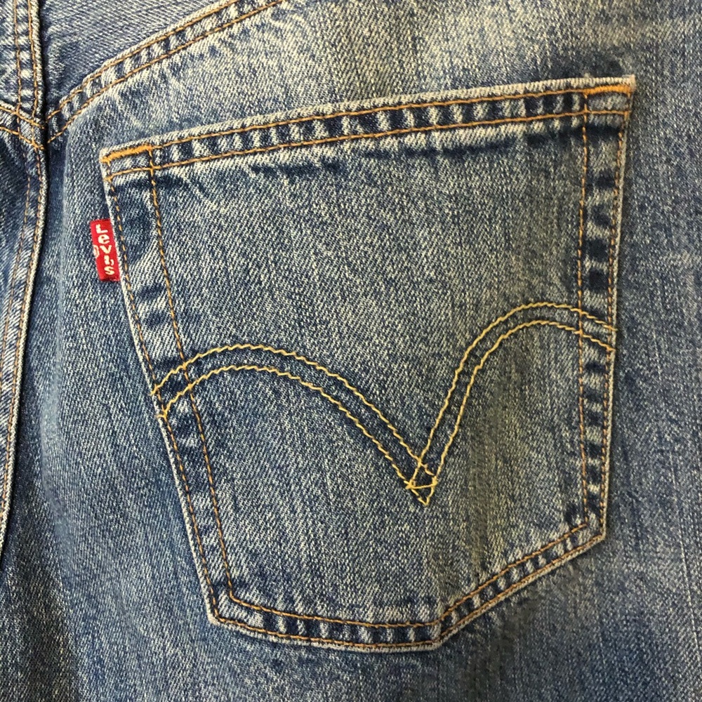 Boyfriend jeans.